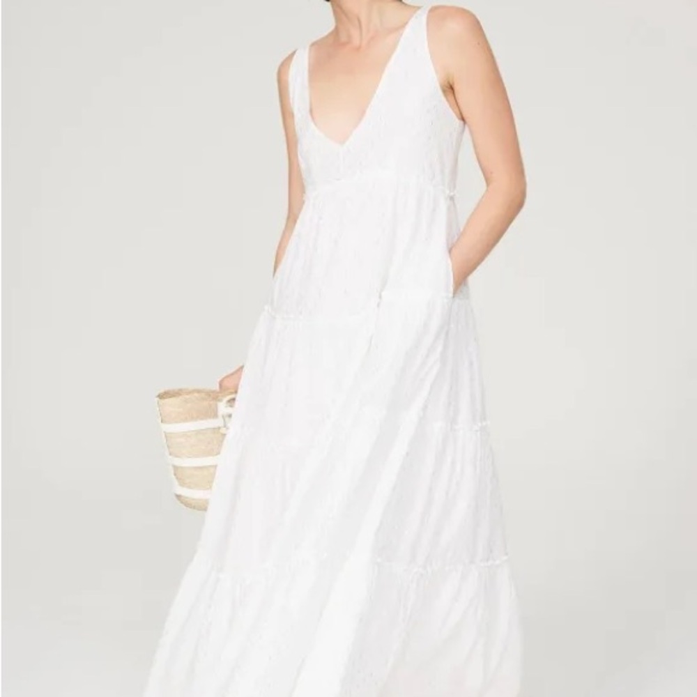 Splendid Elegant White Maxi Dress